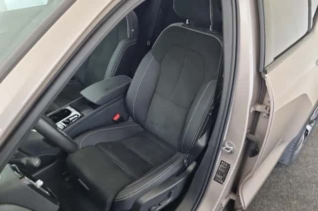 Volvo XC40 (2023) thumbnail 5