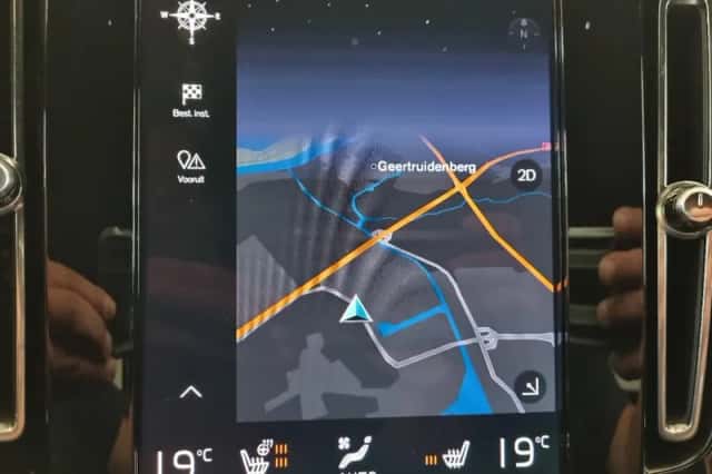 Volvo XC40 (2023) thumbnail 6