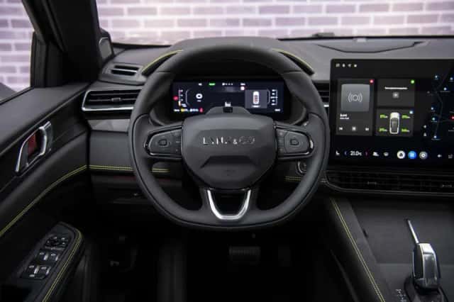 Lynk & Co 01 (2026) thumbnail 4