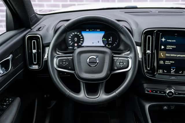 Volvo XC40 (2021) thumbnail 5