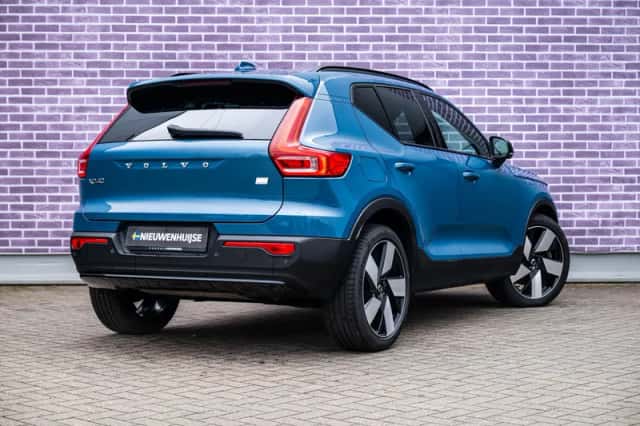 Volvo XC40 (2022) thumbnail 4