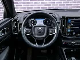 Volvo XC40 thumbnail 5