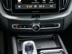 Volvo XC60 thumbnail 24