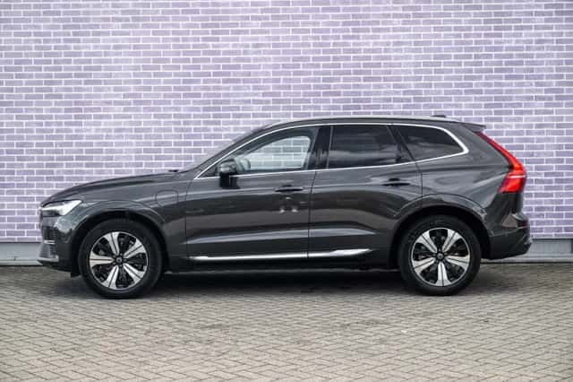 Volvo XC60 (2023) thumbnail 5