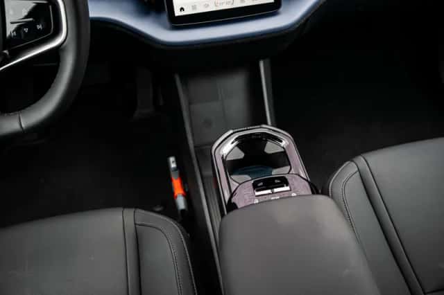 Volvo EX30 (2024) thumbnail 14