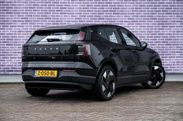 Volvo EX30 (2024) thumbnail 4