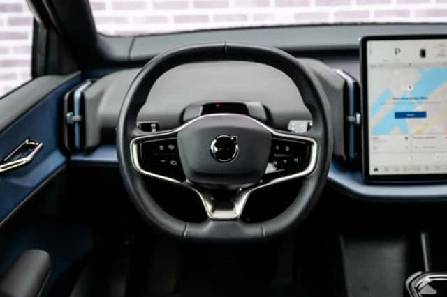 Volvo EX30 (2024) thumbnail 5