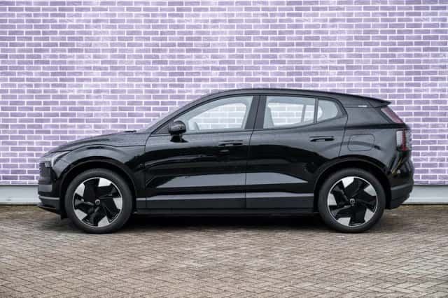 Volvo EX30 (2024) thumbnail 6