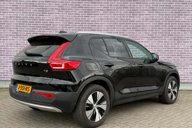 Volvo XC40 (2020) thumbnail 3