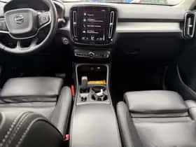 Volvo XC40 thumbnail 4