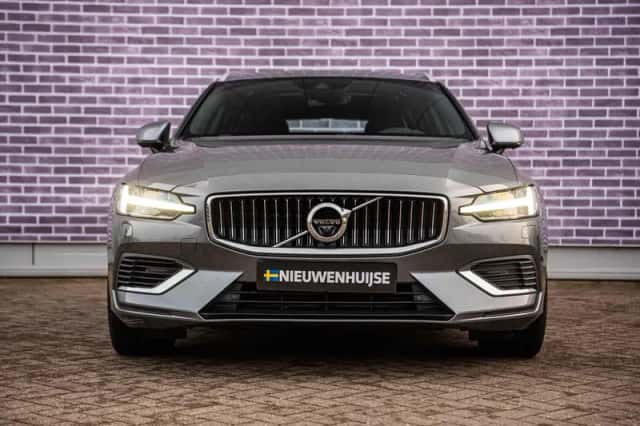 Volvo V60 (2021) thumbnail 11