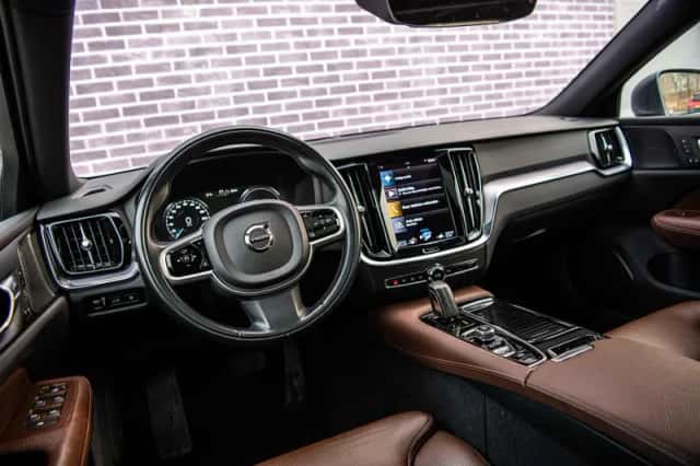 Volvo V60 (2021) thumbnail 13