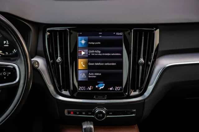 Volvo V60 (2021) thumbnail 14