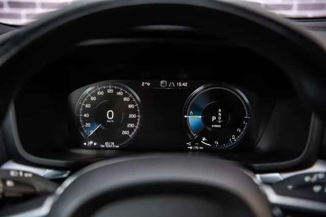 Volvo V60 (2021) thumbnail 16