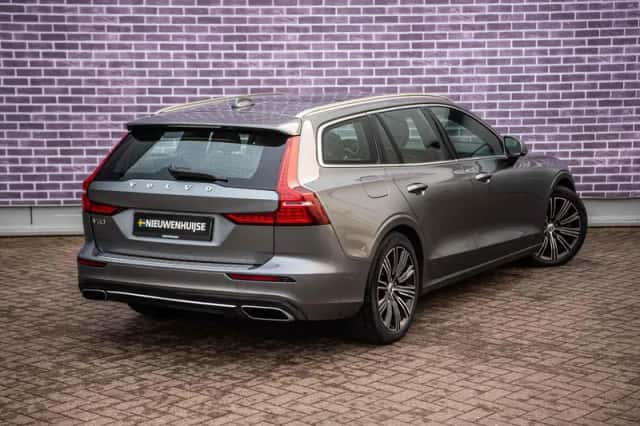 Volvo V60 (2021) thumbnail 18