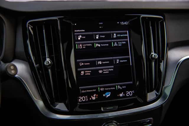 Volvo V60 (2021) thumbnail 21