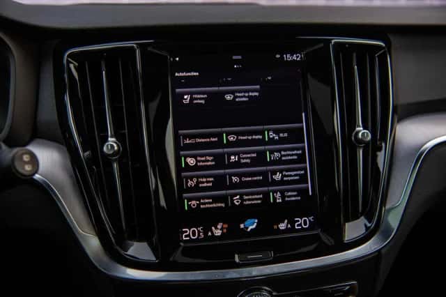 Volvo V60 (2021) thumbnail 22