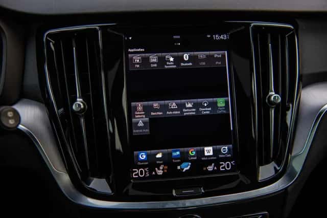 Volvo V60 (2021) thumbnail 24