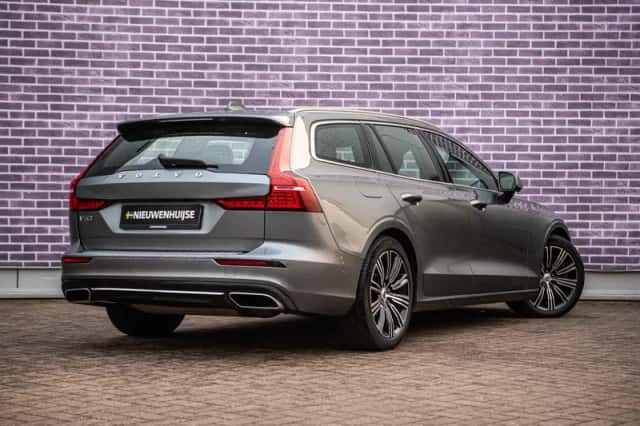 Volvo V60 (2021) thumbnail 4
