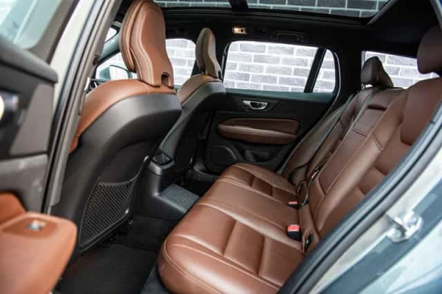 Volvo V60 (2021) thumbnail 10