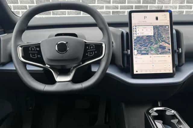 Volvo EX30 (2026) thumbnail 4