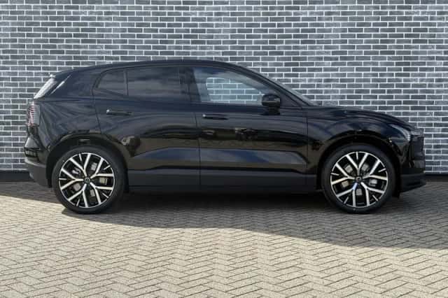 Volvo EX30 (2026) thumbnail 5