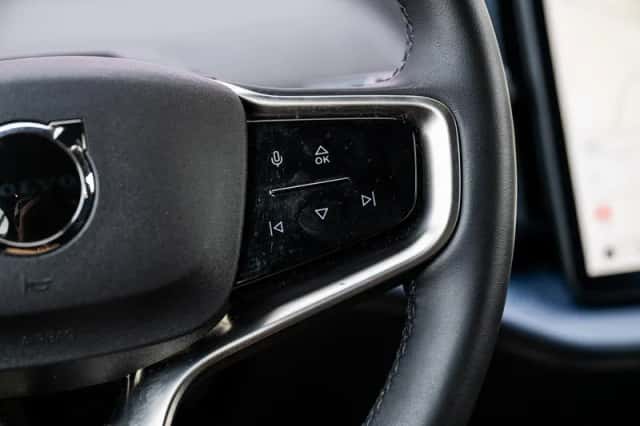 Volvo EX30 (2024) thumbnail 16