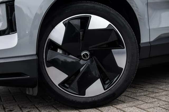 Volvo EX30 (2024) thumbnail 24
