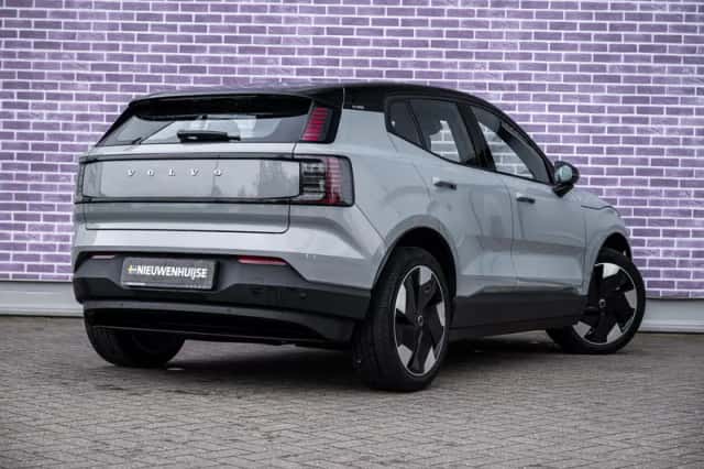 Volvo EX30 (2024) thumbnail 4