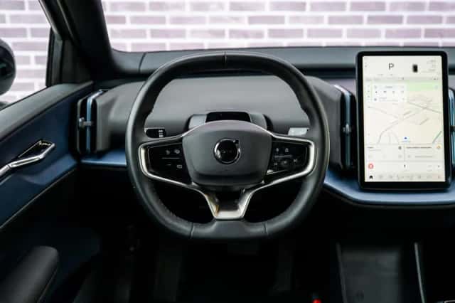 Volvo EX30 (2024) thumbnail 5
