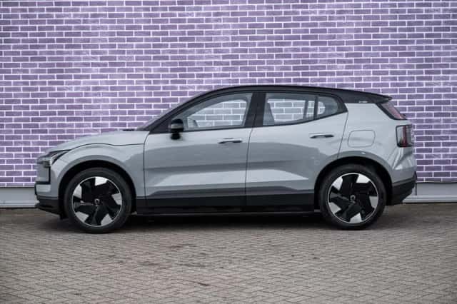 Volvo EX30 (2024) thumbnail 6