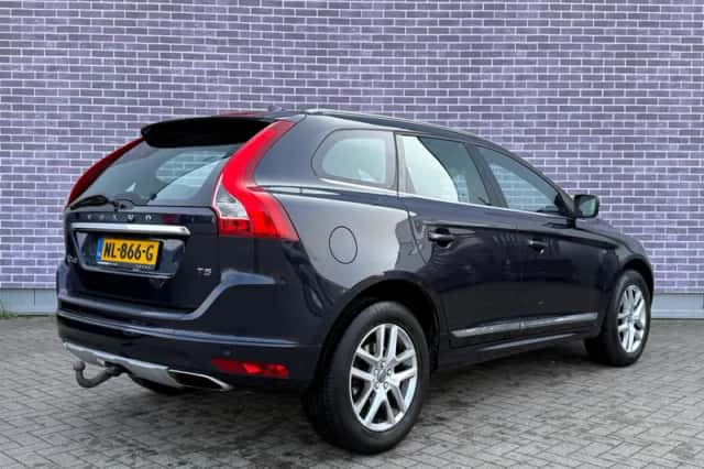 Volvo XC60 (2017) thumbnail 4
