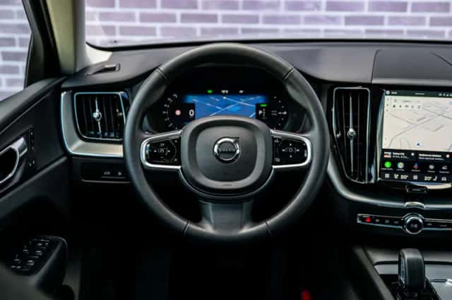 Volvo XC60 (2025) thumbnail 3