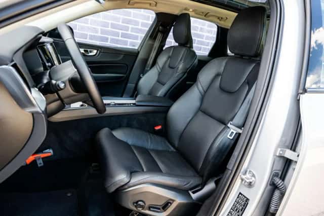 Volvo XC60 (2025) thumbnail 6
