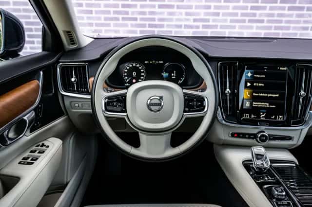 Volvo S90 (2020) thumbnail 3