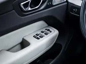 Volvo XC60 thumbnail 30