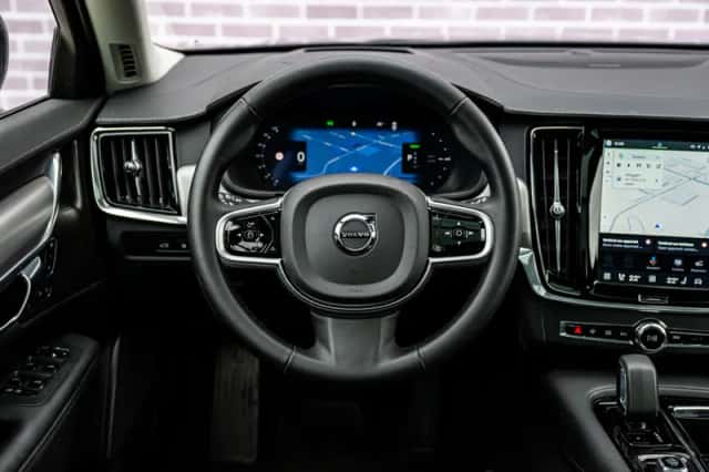 Volvo V90 (2025) thumbnail 3