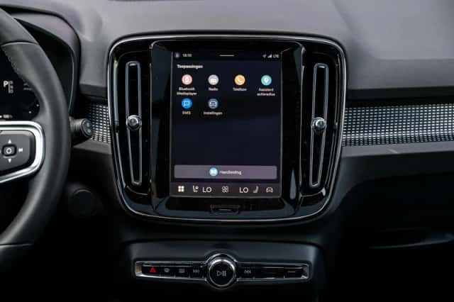 Volvo EX40 (2026) thumbnail 13