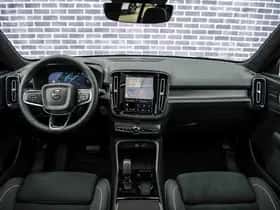 Volvo EX40 thumbnail 6