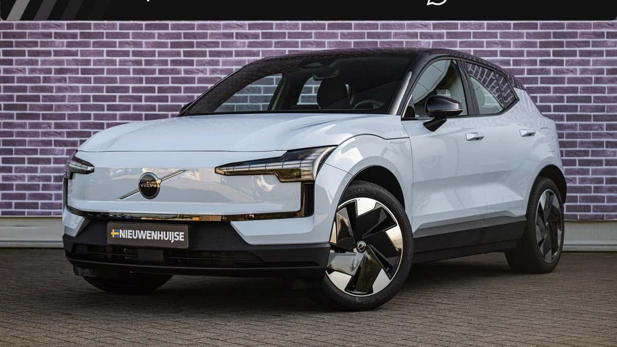 Volvo EX30 — foto 1