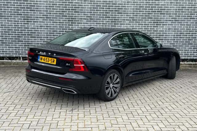 Volvo S60 (2021) thumbnail 2