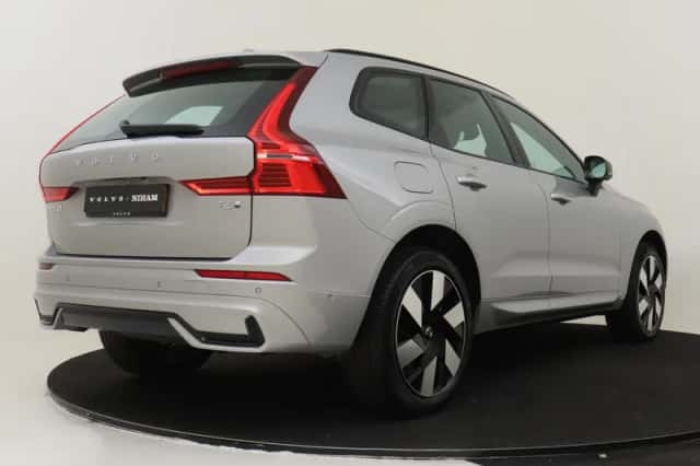 Volvo XC60 (2025) thumbnail 2