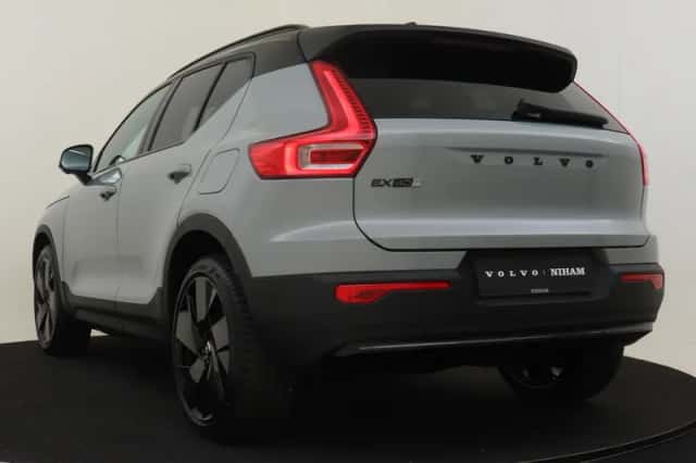 Volvo EX40 (2025) thumbnail 4
