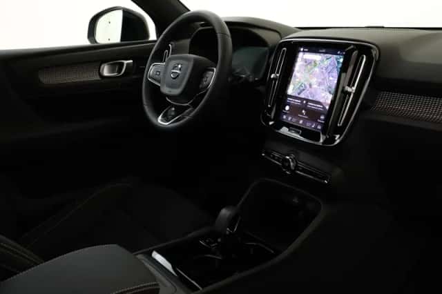 Volvo EX40 (2025) thumbnail 5