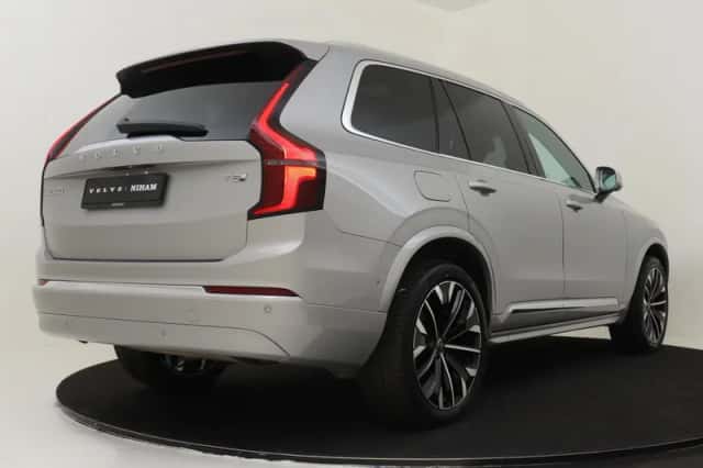 Volvo XC90 (2025) thumbnail 2