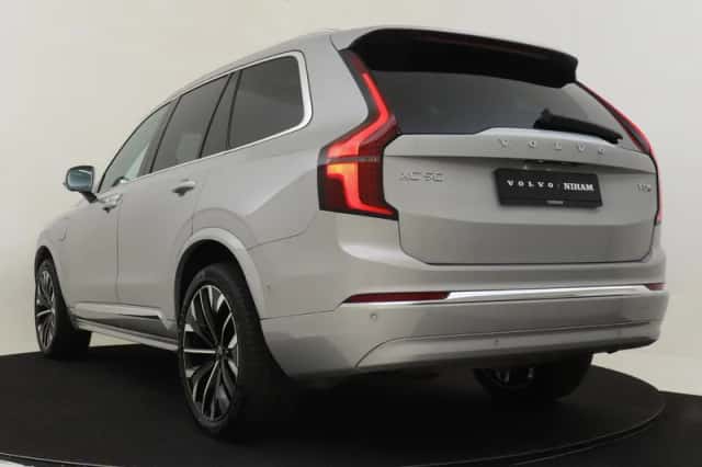Volvo XC90 (2025) thumbnail 4