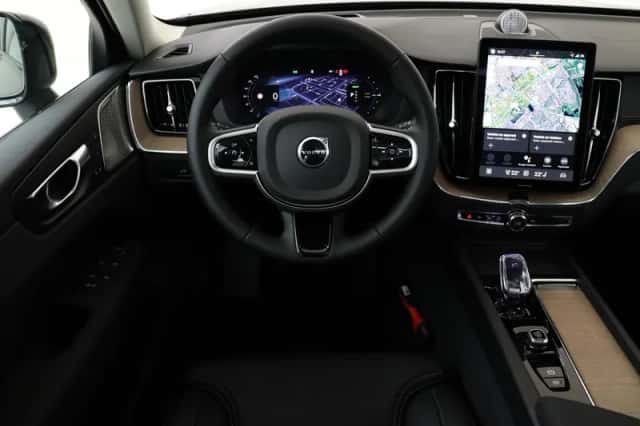 Volvo XC60 (2025)