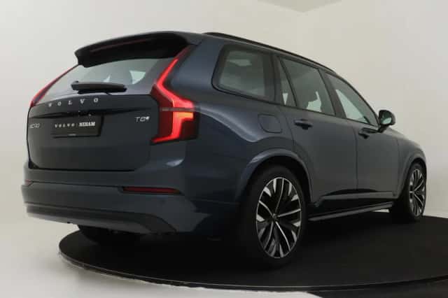 Volvo XC90 (2025) thumbnail 2