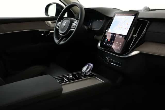 Volvo XC90 (2025) thumbnail 5