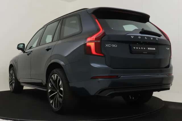 Volvo XC90 (2025) thumbnail 4